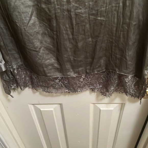 Chico's hidden half button polyester Lace Blouse solid Size 2 = size 12 - Picture 4 of 8